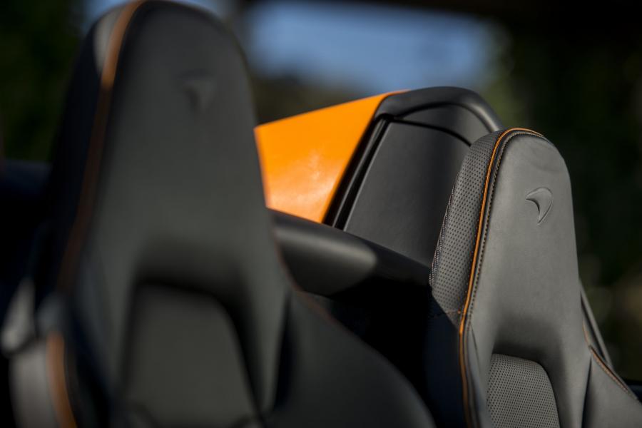  McLaren MP4-12C Spyder 2012 года  (фото 25 из 270)